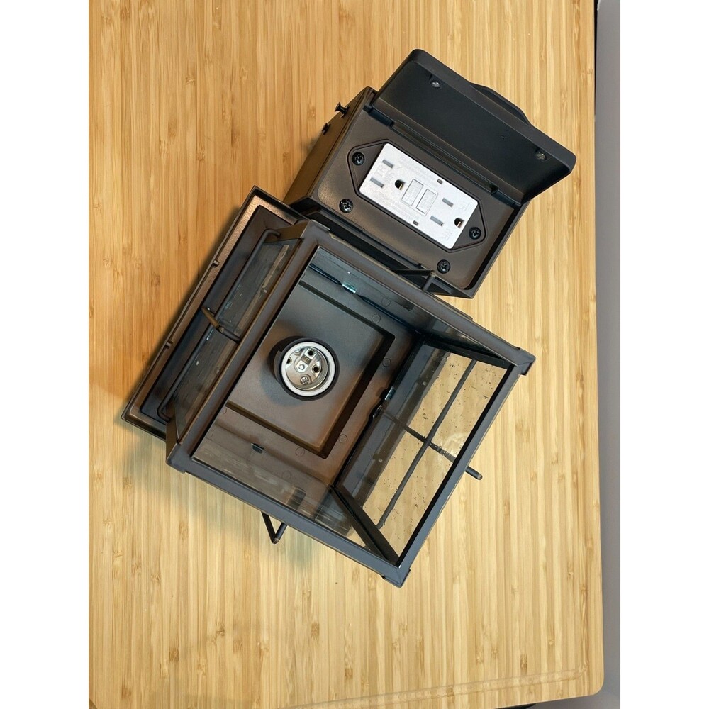 Gleamz Outdoor Wall Light with GFCI Outlet – Dusk to Dawn Sensor – ORB Gold Trim - Picture 15 of 16